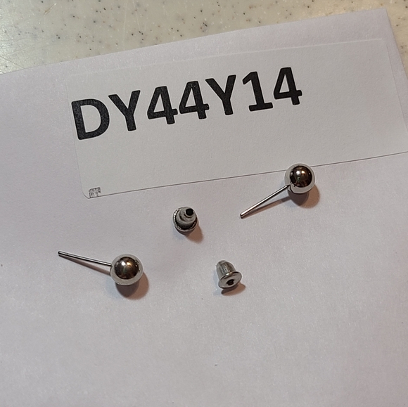 Ladies Earrings For Sale - Picture 8 of 8